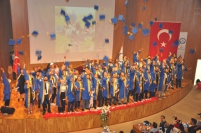 Kampüste Mezuniyet Şöleni