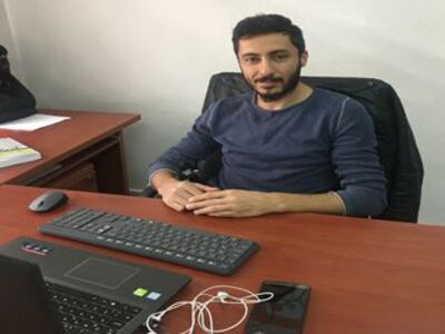 TEBRİKLER!!! Meslek Yüksekokulumuzda Öğretim Görevlisi olarak görev yapan Serdar Yaman Doktorasını bitirerek Doktor ünvanına hak kazandı